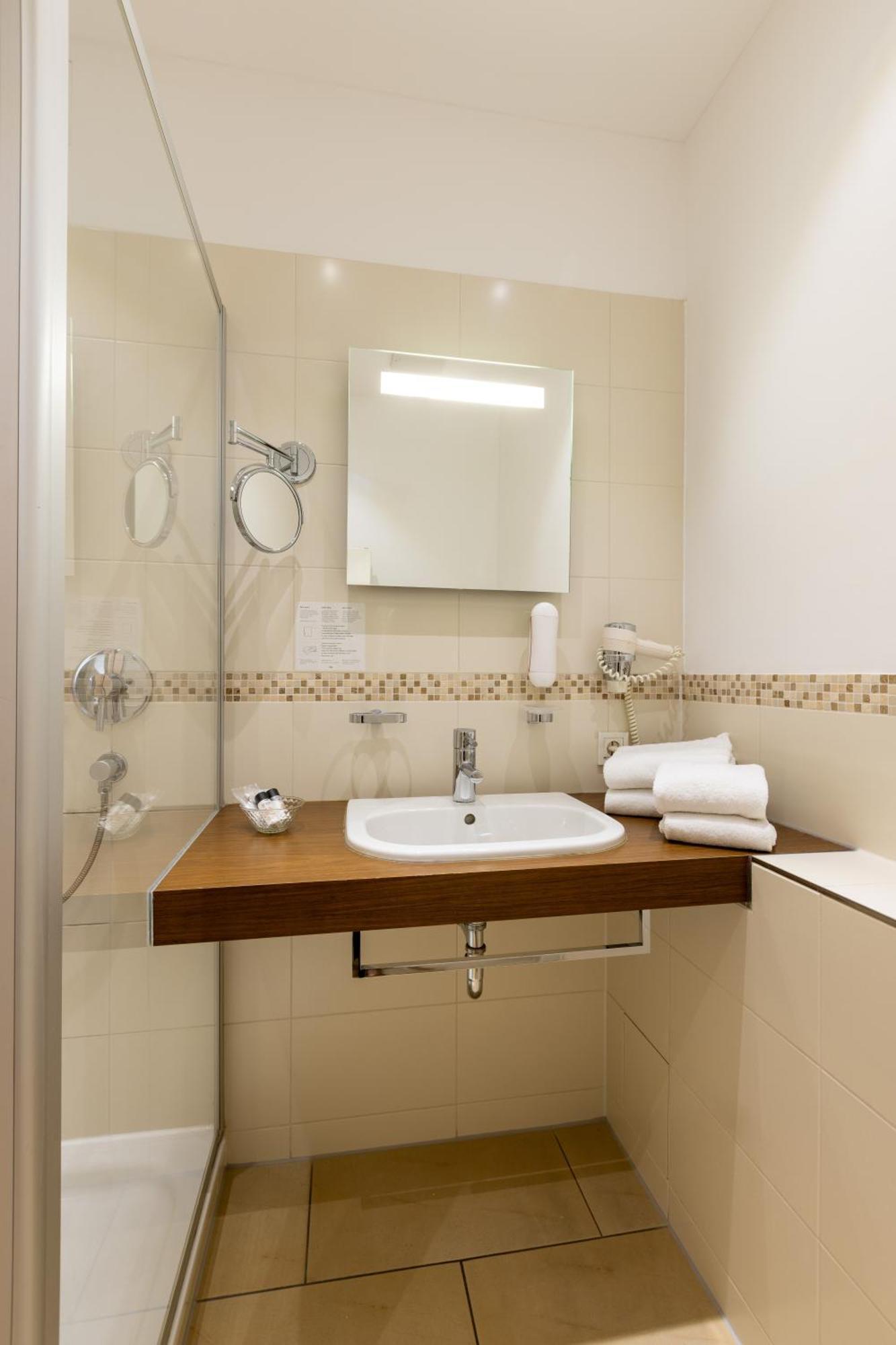 Cafe Wildau Hotel & Restaurant Am Werbellinsee Schorfheide Εξωτερικό φωτογραφία